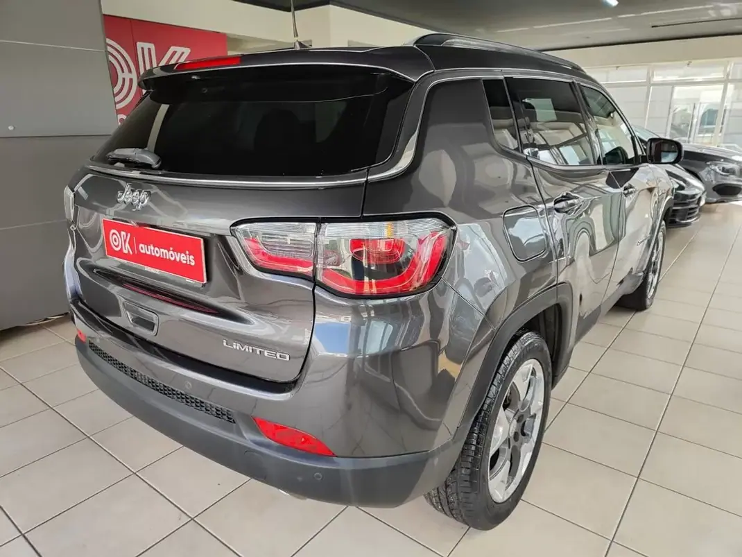 Jeep Compass 2018 - 17250 EUR, 110000 km - AUTO.MOTO.pt - 110000km - foto 11 de 34