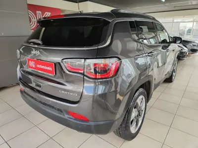 Jeep Compass 2018 - 17250 EUR, 110000 km - AUTO.MOTO.pt - 110000km - foto 11 de 34