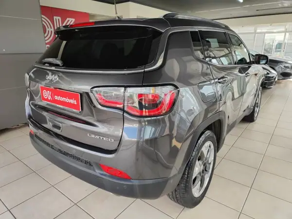 Jeep Compass 2018 - 17250 EUR, 110000 km - AUTO.MOTO.pt - 110000km - foto 11 de 34
