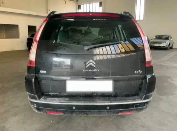 Citroën C4 Grand Picasso 2011 - 5900 EUR, 247000 km - AUTO.MOTO.pt - 247000km - foto 7 de 8