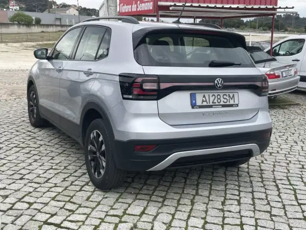 Volkswagen T-Cross 2021 - 17950 EUR, 62537 km - AUTO.MOTO.pt - 62537km - foto 3 de 10