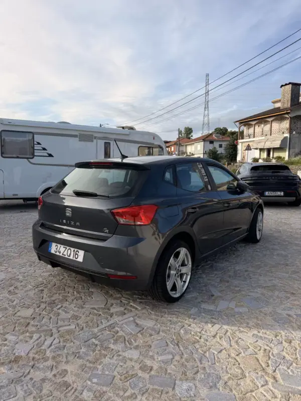SEAT Ibiza 2019 - 14900 EUR, 62632 km - AUTO.MOTO.pt - 62632km - foto 4 de 8