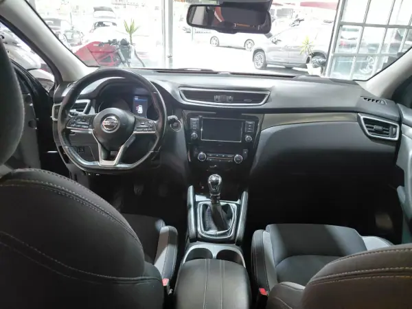 Nissan Qashqai 2018 - 18900 EUR, 99000 km - AUTO.MOTO.pt - 99000km - foto 12 de 16