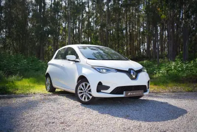 Renault Zoe 2020 - 12990 EUR, 103000 km - AUTO.MOTO.pt - 103000km - foto 4 de 24
