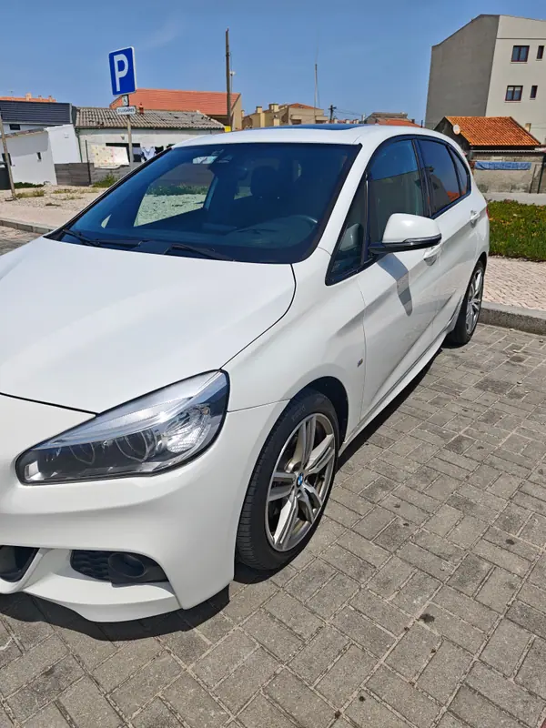 BMW 218 Active Tourer 2015 — foto 2 de 11