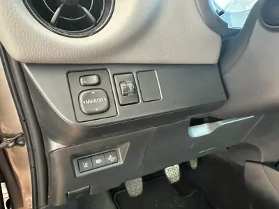 Toyota Yaris 2018 - 14900 EUR, 41312 km - AUTO.MOTO.pt - 41312km - foto 10 de 27
