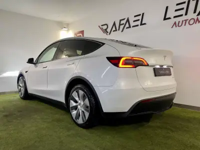 Tesla Model Y 2023 - 39500 EUR, 48000 km - 48000km - foto 11 de 43