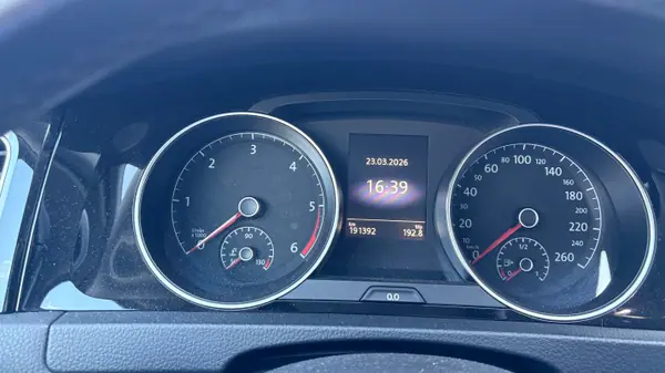 Volkswagen Golf 2015 - 11500 EUR, 196000 km - AUTO.MOTO.pt - 196000km - foto 7 de 7