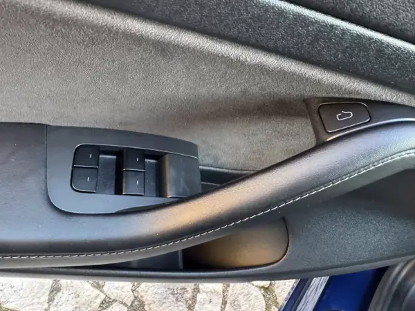 Tesla Model 3 2021 - 26500 EUR, 105000 km - AUTO.MOTO.pt - 105000km - foto 34 de 37