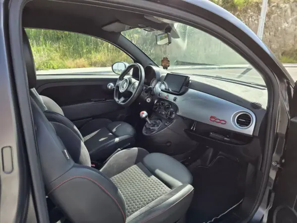 Fiat 500 2014 - 10750 EUR, 141000 km - AUTO.MOTO.pt - 141000km - foto 11 de 15
