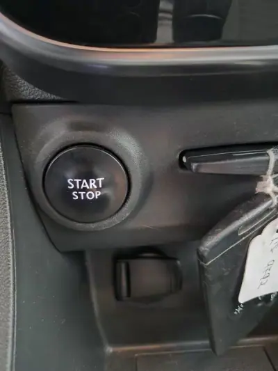 Renault Clio Sport Tourer 2018 - 11250 EUR, 87756 km - AUTO.MOTO.pt - 87756km - foto 26 de 30