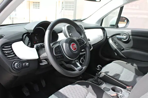 Fiat 500X 2019 - 13900 EUR, 122366 km - AUTO.MOTO.pt - 122366km - foto 11 de 22
