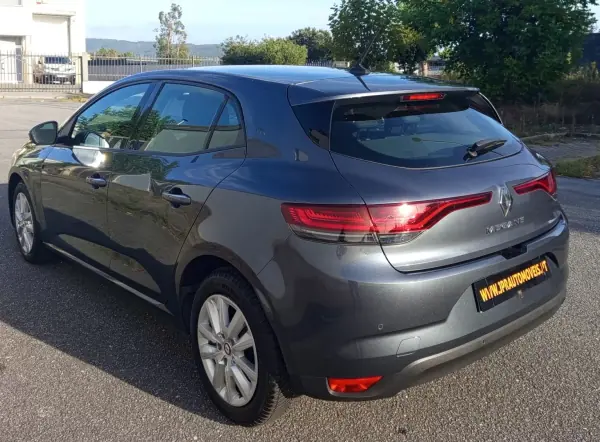 Renault Mégane 2022 - 13990 EUR, 135500 km - 135500km - foto 5 de 18