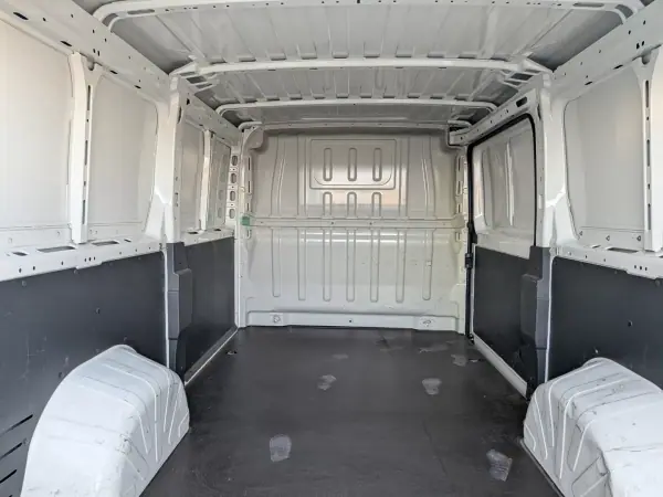 Citroën 2020 - 14990 EUR, 145000 km - AUTO.MOTO.pt - 145000km - foto 6 de 18