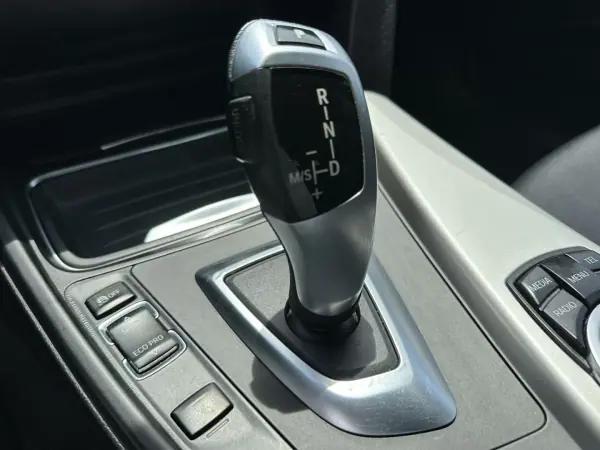 BMW 318 2015 - 13900 EUR, 173000 km - AUTO.MOTO.pt - 173000km - foto 49 de 62