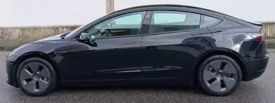 Tesla Model 3 2022 - 25990 EUR, 105900 km - AUTO.MOTO.pt - 105900km - foto 5 de 16