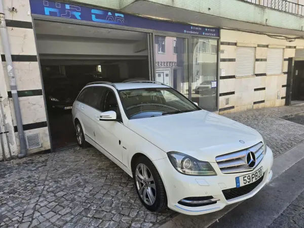 Mercedes-Benz C 250 2011 - 9999 EUR, 353413 km - AUTO.MOTO.pt - 353413km - foto 3 de 24
