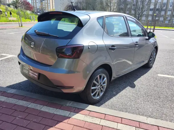 SEAT Ibiza 2015 - 7980 EUR, 179000 km - AUTO.MOTO.pt - 179000km - foto 8 de 36