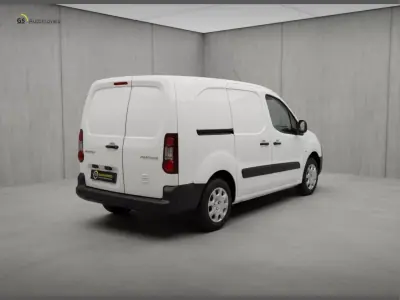 Peugeot 2016 - 9990 EUR, 180000 km - AUTO.MOTO.pt - 180000km - foto 3 de 8