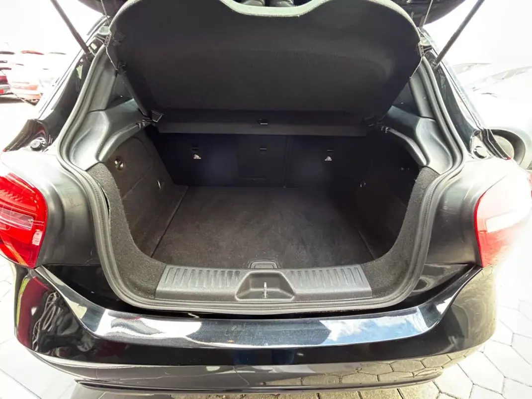 Mercedes-Benz A 180 2016 - 16750 EUR, 201775 km - AUTO.MOTO.pt - 201775km - foto 21 de 23