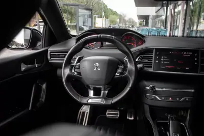 Peugeot 308 2020 - 17990 EUR, 142466 km - AUTO.MOTO.pt - 142466km - foto 36 de 45