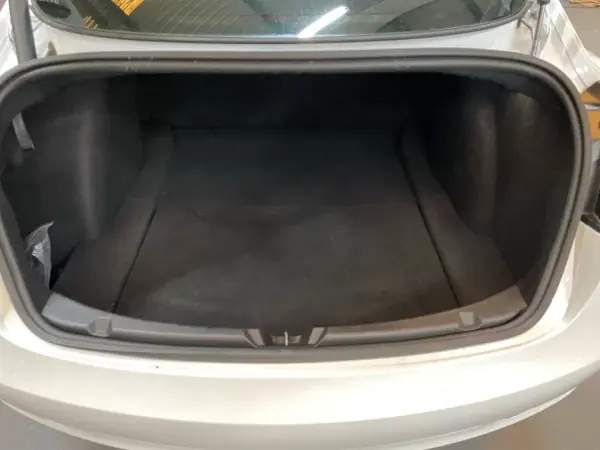 Tesla Model 3 2023 - 30950 EUR, 79791 km - AUTO.MOTO.pt - 79791km - foto 19 de 20