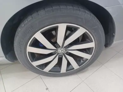 Volkswagen Passat 2017 - 19390 EUR, 112082 km - AUTO.MOTO.pt - 112082km - foto 38 de 40