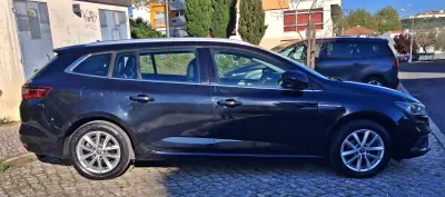Renault Mégane Sport Tourer 2017 - 11500 EUR, 150000 km - AUTO.MOTO.pt - 150000km - foto 7 de 20