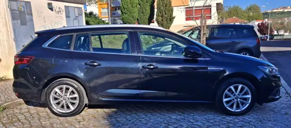 Renault Mégane Sport Tourer 2017 - 11500 EUR, 150000 km - AUTO.MOTO.pt - 150000km - foto 7 de 20