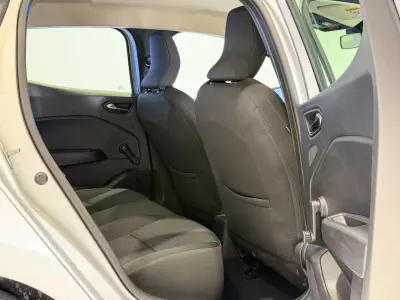 Renault Clio 2023 — foto 6 de 23