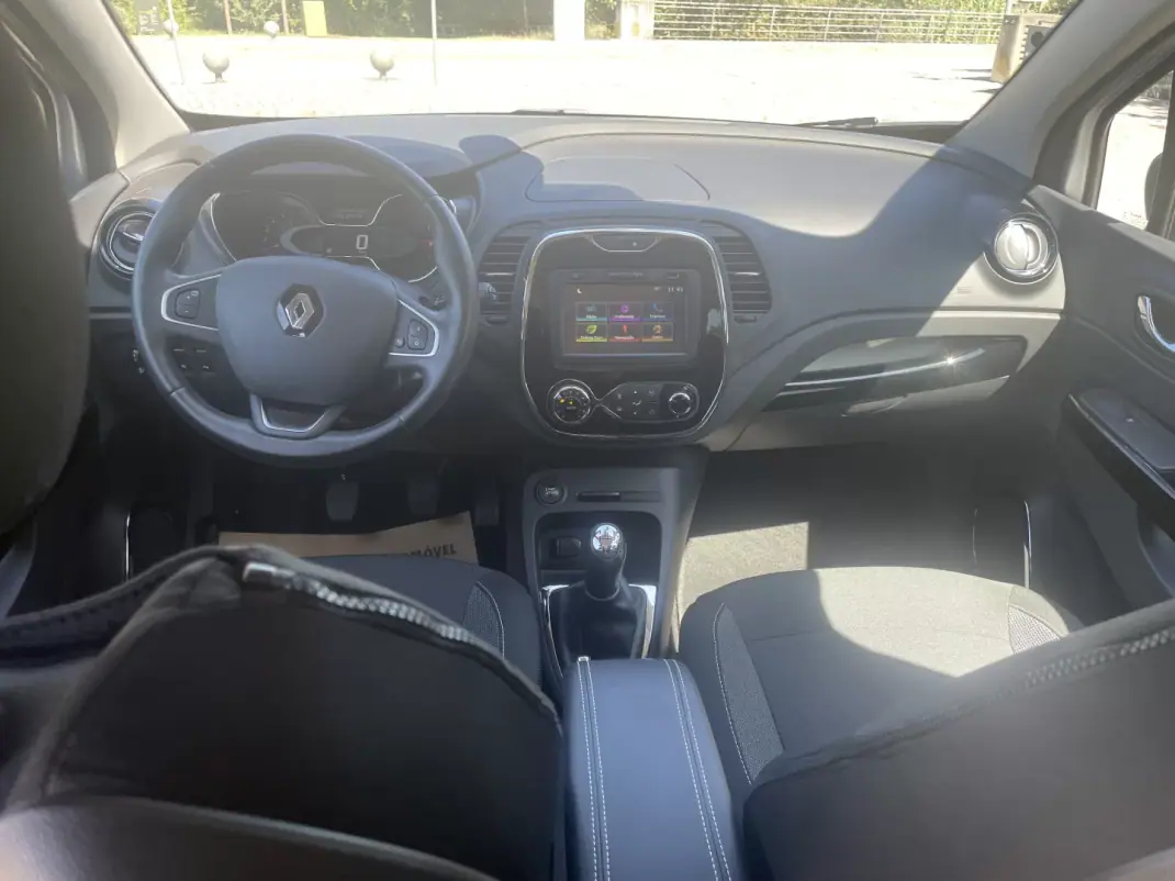 Renault Captur 2016 - 14000 EUR, 25000 km - 25000km - foto 7 de 12