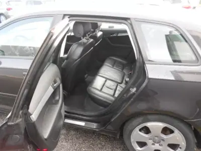 Audi A3 2006 - 9500 EUR, 253000 km - AUTO.MOTO.pt - 253000km - foto 7 de 11