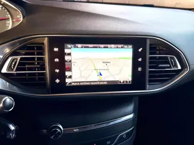 Peugeot 308 SW 2015 - 12990 EUR, 256609 km - AUTO.MOTO.pt - 256609km - foto 13 de 16