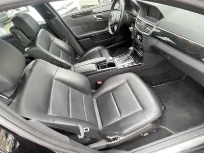 Mercedes-Benz E 250 2010 - 13950 EUR, 277830 km - AUTO.MOTO.pt - 277830km - foto 11 de 12
