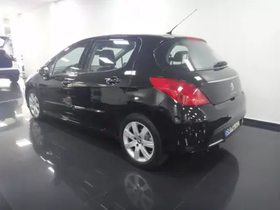 Peugeot 308 2012 - 7250 EUR, 172520 km - AUTO.MOTO.pt - 172520km - foto 33 de 50