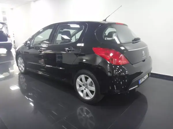 Peugeot 308 2012 - 7250 EUR, 172520 km - AUTO.MOTO.pt - 172520km - foto 33 de 50