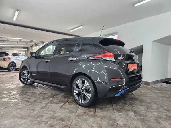 Nissan Leaf 2019 - 19500 EUR, 25097 km - AUTO.MOTO.pt - 25097km - foto 10 de 41