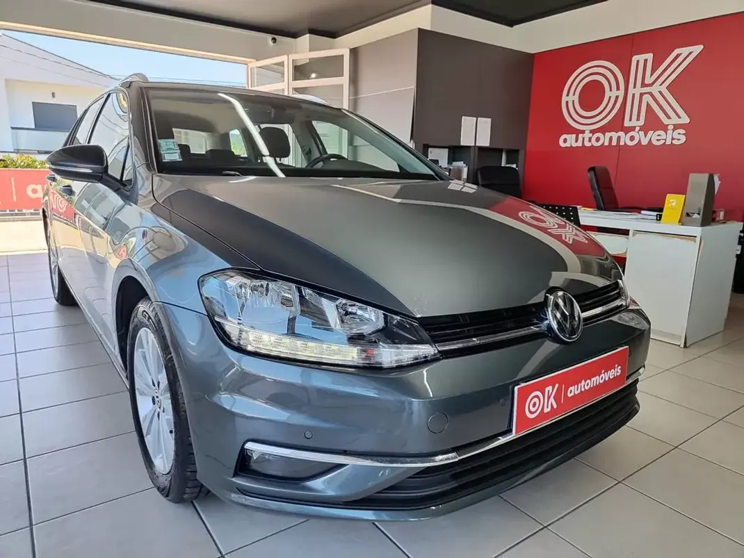 Volkswagen Golf Variant 2019 - 18250 EUR, 35000 km - AUTO.MOTO.pt - 35000km - foto 1 de 23