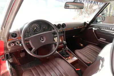 Mercedes-Benz 280 1983 - 59500 EUR, 176637 km - AUTO.MOTO.pt - 176637km - foto 3 de 8