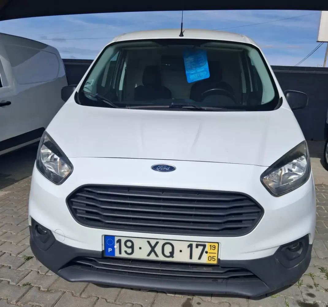 Ford Transit Courier 2019 - 9700 EUR, 214000 km - AUTO.MOTO.pt - 214000km - foto 4 de 15