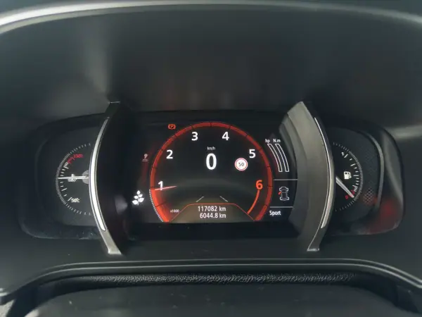 Renault Mégane 2018 - 15990 EUR, 117000 km - AUTO.MOTO.pt - 117000km - foto 27 de 48