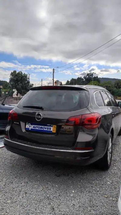 Opel Astra Sports Tourer 2016 - 9998 EUR, 162378 km - AUTO.MOTO.pt - 162378km - foto 22 de 28