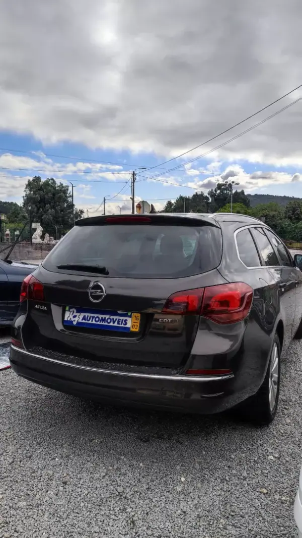 Opel Astra Sports Tourer 2016 - 9998 EUR, 162378 km - AUTO.MOTO.pt - 162378km - foto 22 de 28