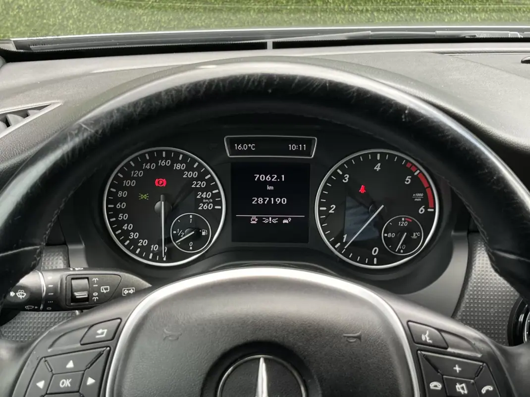 Mercedes-Benz A 180 2013 - 14800 EUR, 287000 km - AUTO.MOTO.pt - 287000km - foto 19 de 26