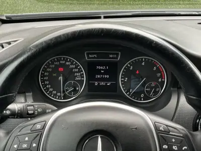 Mercedes-Benz A 180 2013 - 14800 EUR, 287000 km - AUTO.MOTO.pt - 287000km - foto 19 de 26