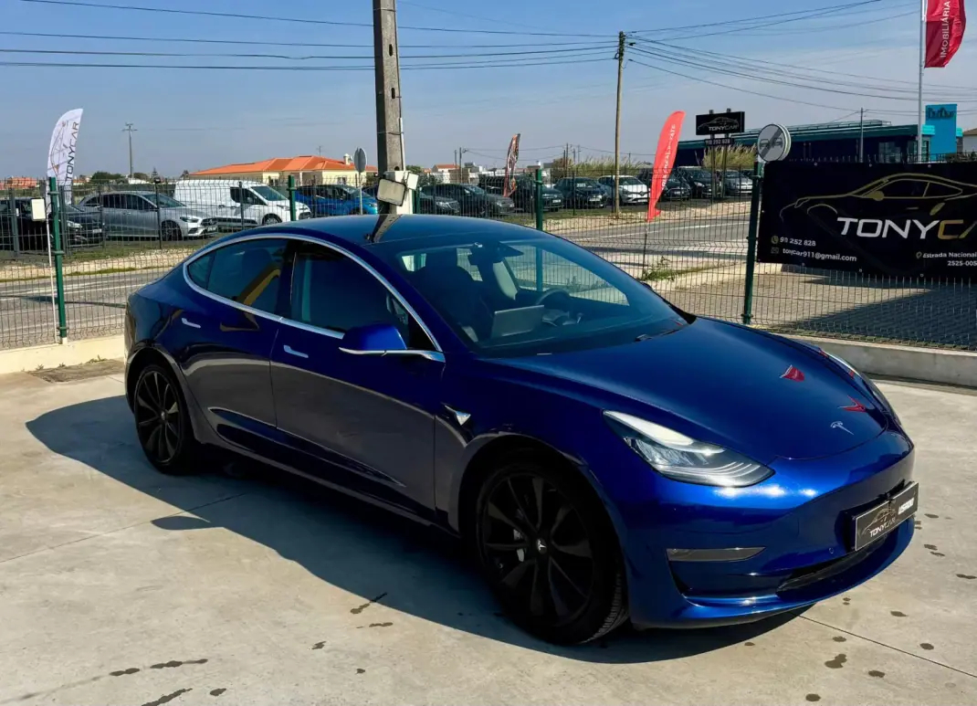 Tesla Model 3 2019 - 25030 EUR, 171000 km - AUTO.MOTO.pt - 171000km - foto 5 de 22