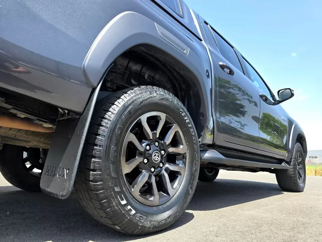 Toyota Hilux 2021 - 42500 EUR, 103000 km - AUTO.MOTO.pt - 103000km - foto 12 de 38