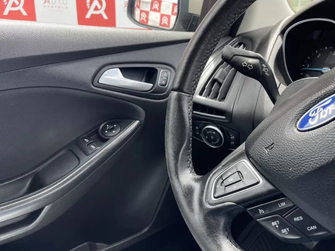 Ford Focus SW 2016 - 10490 EUR, 154200 km - AUTO.MOTO.pt - 154200km - foto 18 de 20