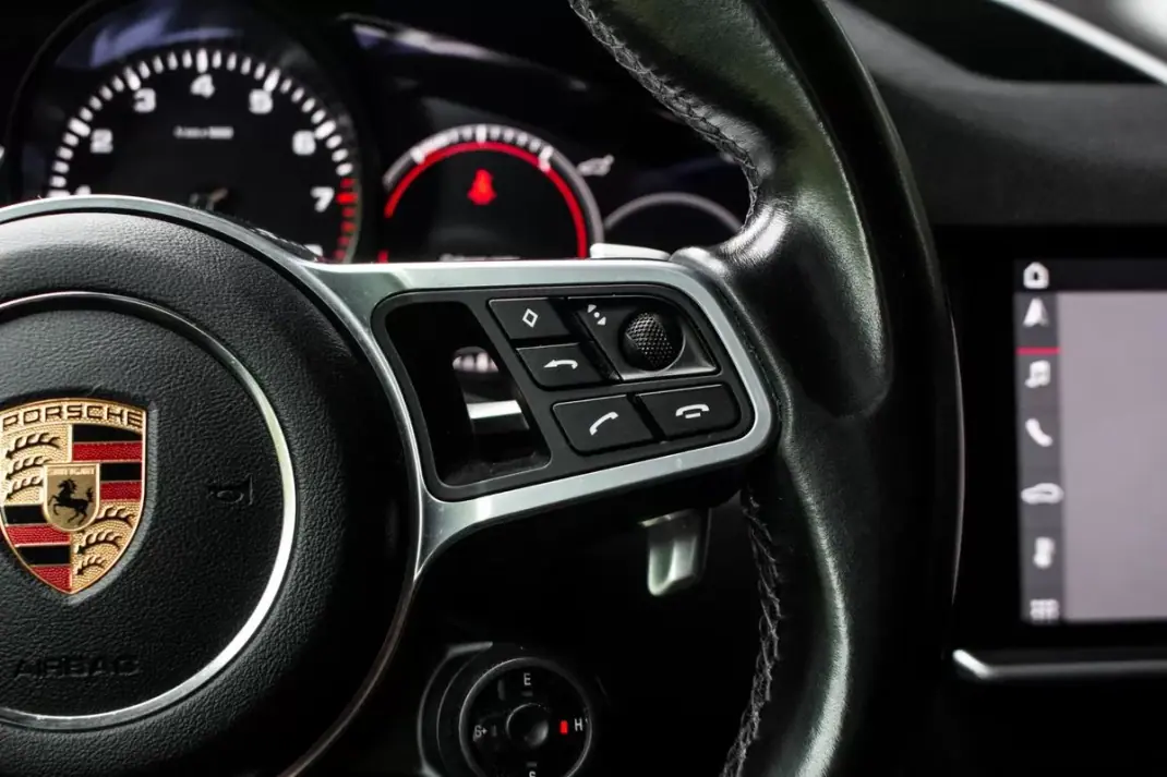 Porsche Cayenne Coupé 2020 - 69890 EUR, 126171 km - AUTO.MOTO.pt - 126171km - foto 15 de 45