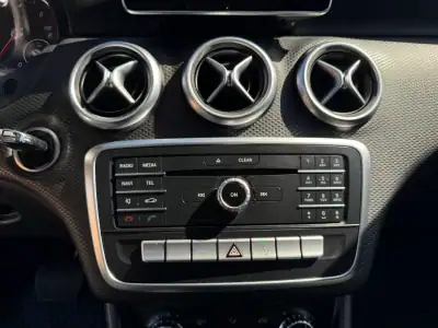 Mercedes-Benz A 180 2017 - 16500 EUR, 182000 km - AUTO.MOTO.pt - 182000km - foto 28 de 41